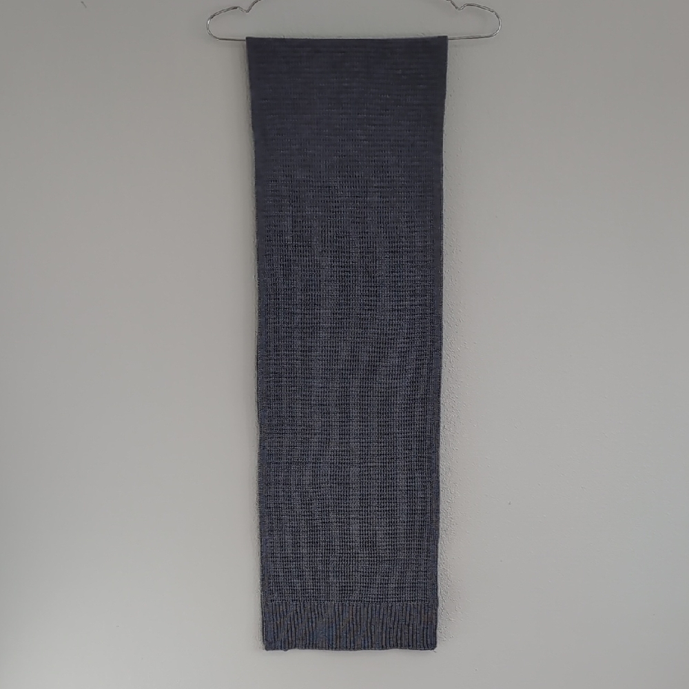 Banana Republic Gray Waffle Knit Merino Wool Scarf, Never Worn
